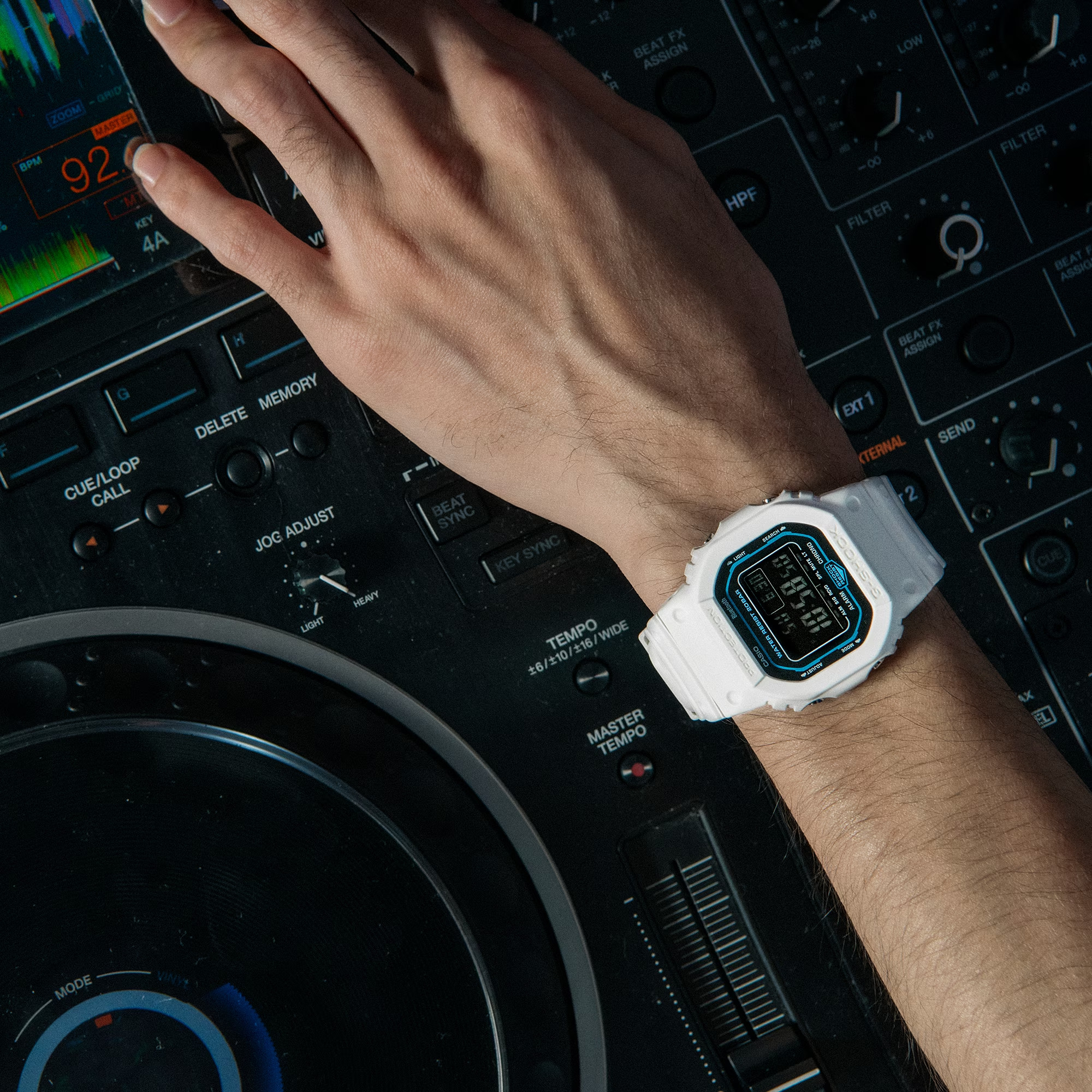 Đồng Hồ Nam Chính Hãng CASIO G-SHOCK DW-B5600SF-7